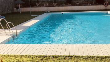 Piscine extérieure (ouverte en saison)