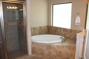 Business Townhome, 3 Bedrooms | Bathroom
