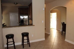 Business Townhome, 3 Bedrooms | Private kitchen