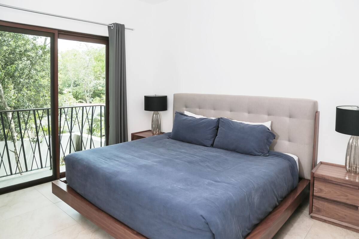Apartemen Deluks, 2 kamar tidur, kolam renang pribadi, pemandangan resor | 1 kamar tidur, seprai premium, tirai kedap cahaya, dan Wi-Fi gratis