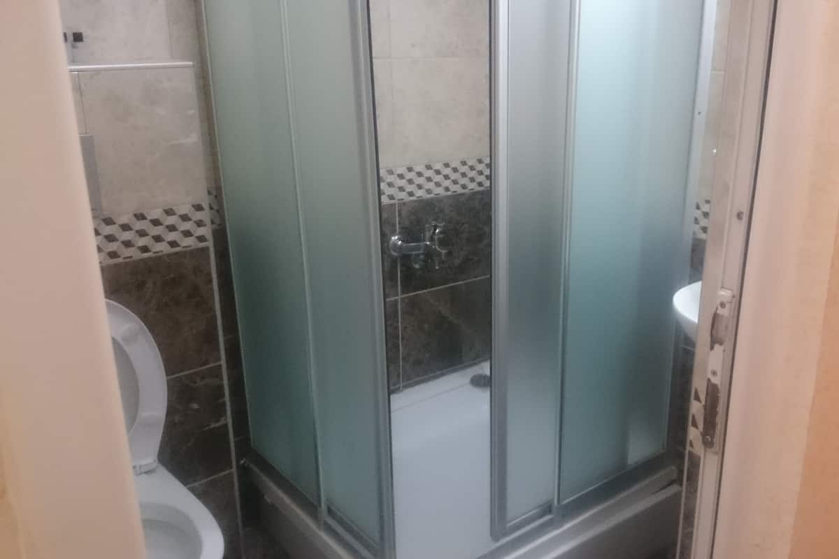 Basic Single Room | Bathroom shower