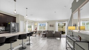Unclassified image, 4 of 56, button - 5 Bedrooms / 4 Bathrooms / Storey Lake (4955 WA) (Kissimmee)