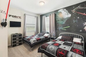 3 bedrooms, travel cot, WiFi, bed sheets