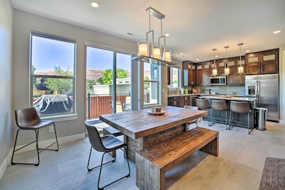 Luxury Moab Vacation Rental w/ Pool Access!