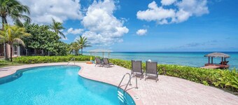 Northern Lights #5: 2-Story Townhome w/Backyard Snorkeling, Shared Pool + Dock