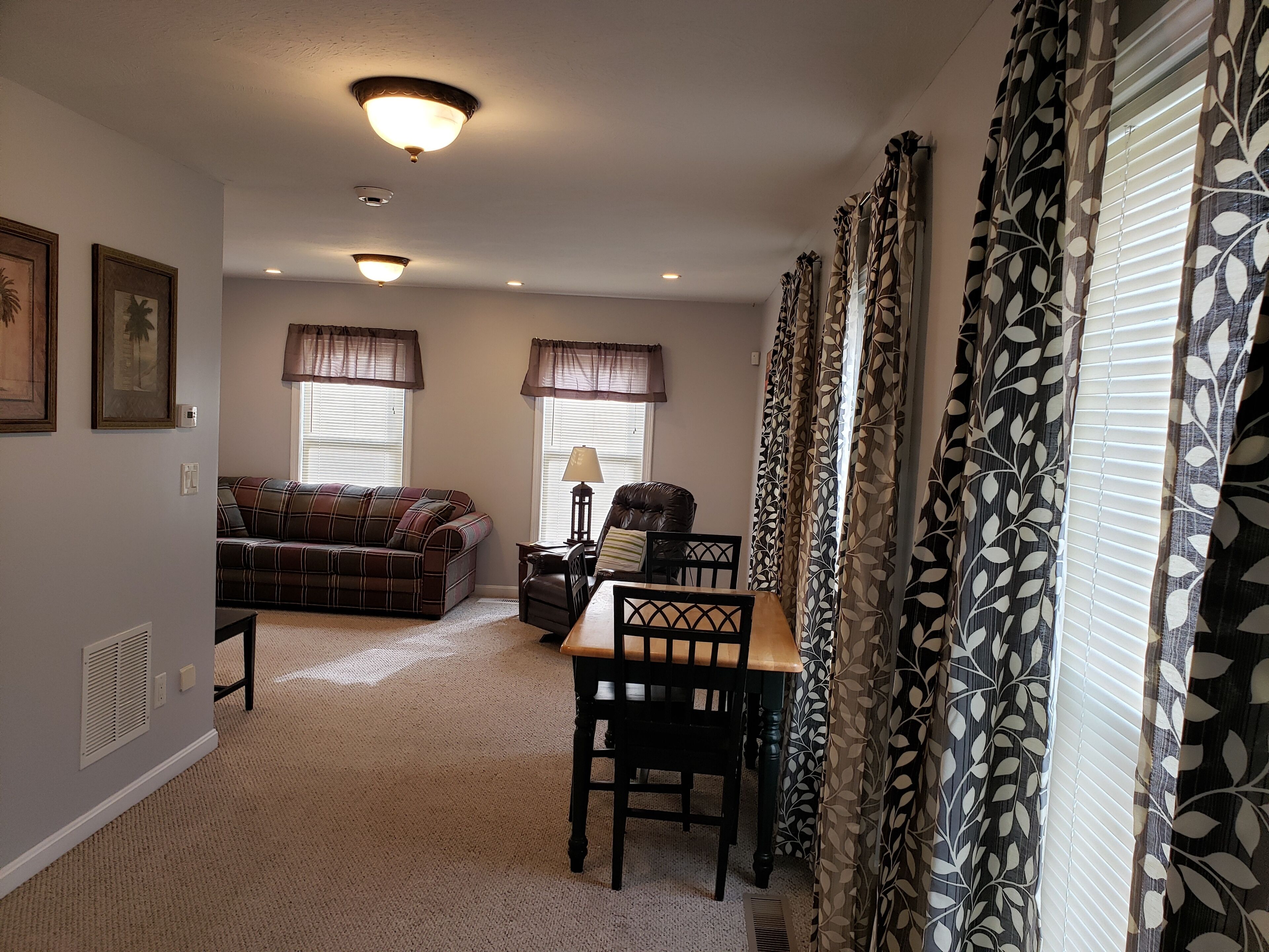 Affordable Family Rates ~ 3 Bedrm 3 Bathrm home.  Outside game area is completed