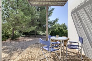 屋外ダイニングエリア