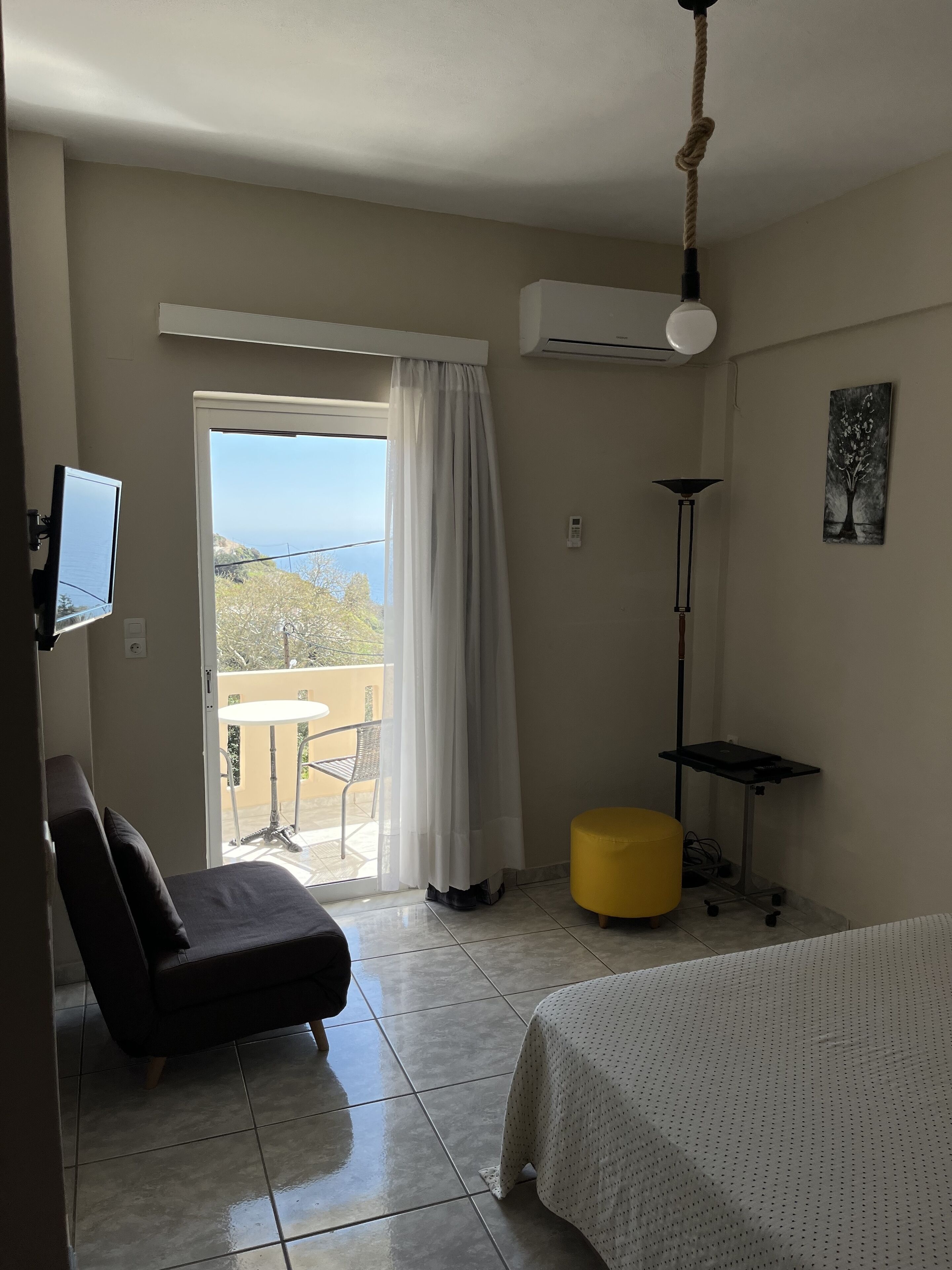 2 bedrooms, desk, soundproofing, iron/ironing board