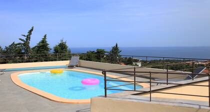 Villa contemporaine classée,Clim-180M2,piscine,à 5 mn des plages & des commerces