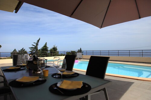 Villa contemporaine classée,Clim-180M2,piscine,à 5 mn des plages & des commerces