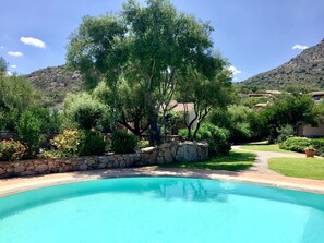 Outdoor pool - Beautiful SeaView Apartment, 5 min from the beach, Pool, Free Wifi, Garden, Bbq  (San Teodoro)