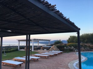 Outdoor pool - Beautiful SeaView Apartment, 5 min from the beach, Pool, Free Wifi, Garden, Bbq  (San Teodoro)