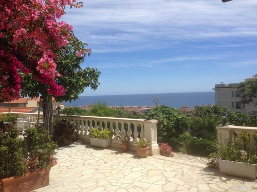 Superb Panoramic sea and mountain facing south Very quiet