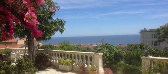 Superb Panoramic sea and mountain facing south Very quiet