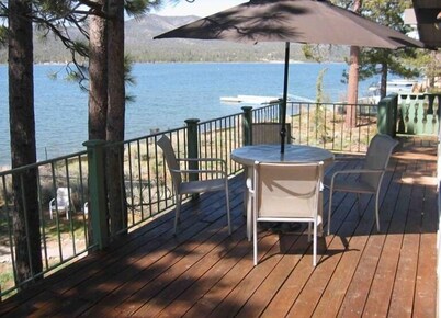 Lakefront Paradise Chalet with Beautiful Views and Easy Walk to the Village
