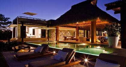 SPECTACULAR 5* Luxury OCEANFRONT Villa,7* staff, 6 Bed 7b at 4 Seasons