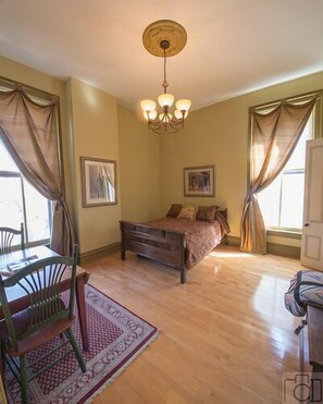 3 quartos, escrivaninha, ferros/tábuas de passar roupa, Wi-Fi