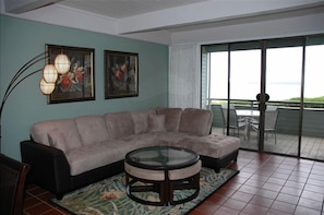 Smart TV, books - Location, Location, Location.  You can't get closer to the ocean for this price (Lahaina)