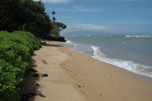 På stranden og strandhåndklær
