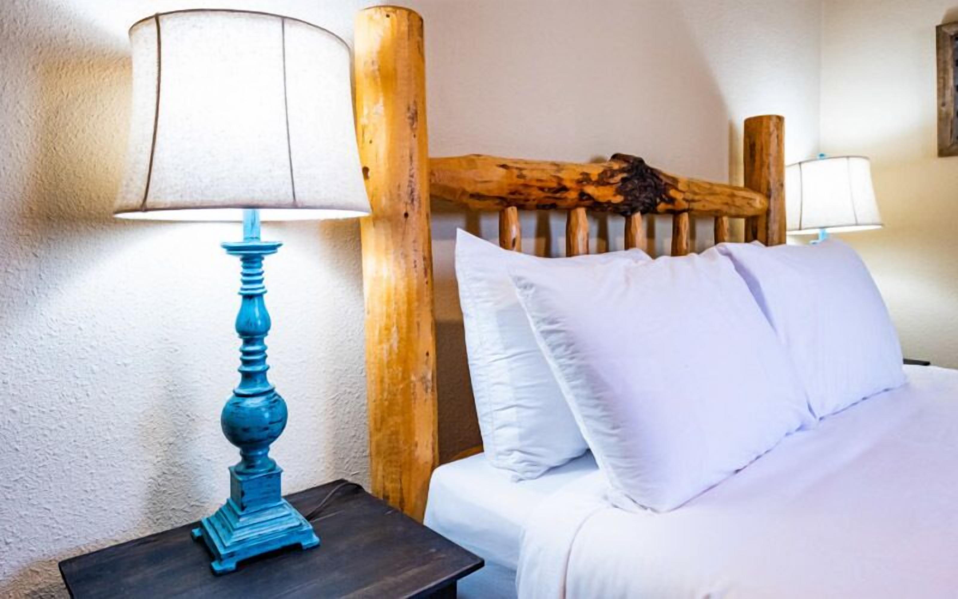 2 bedrooms, internet, bed sheets