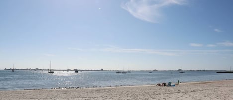 In StrandnĂ€he, LiegestĂŒhle, StrandtĂŒcher