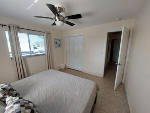 2 多间卧室、熨斗/熨衣板、免费 WiFi、床单