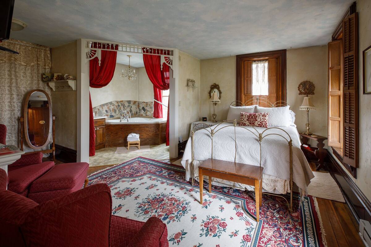 Luxury-Studio, 1 Queen-Bett, Nichtraucher, Whirlpool | Individuell dekoriert, individuell eingerichtet, Bügeleisen/Bügelbrett