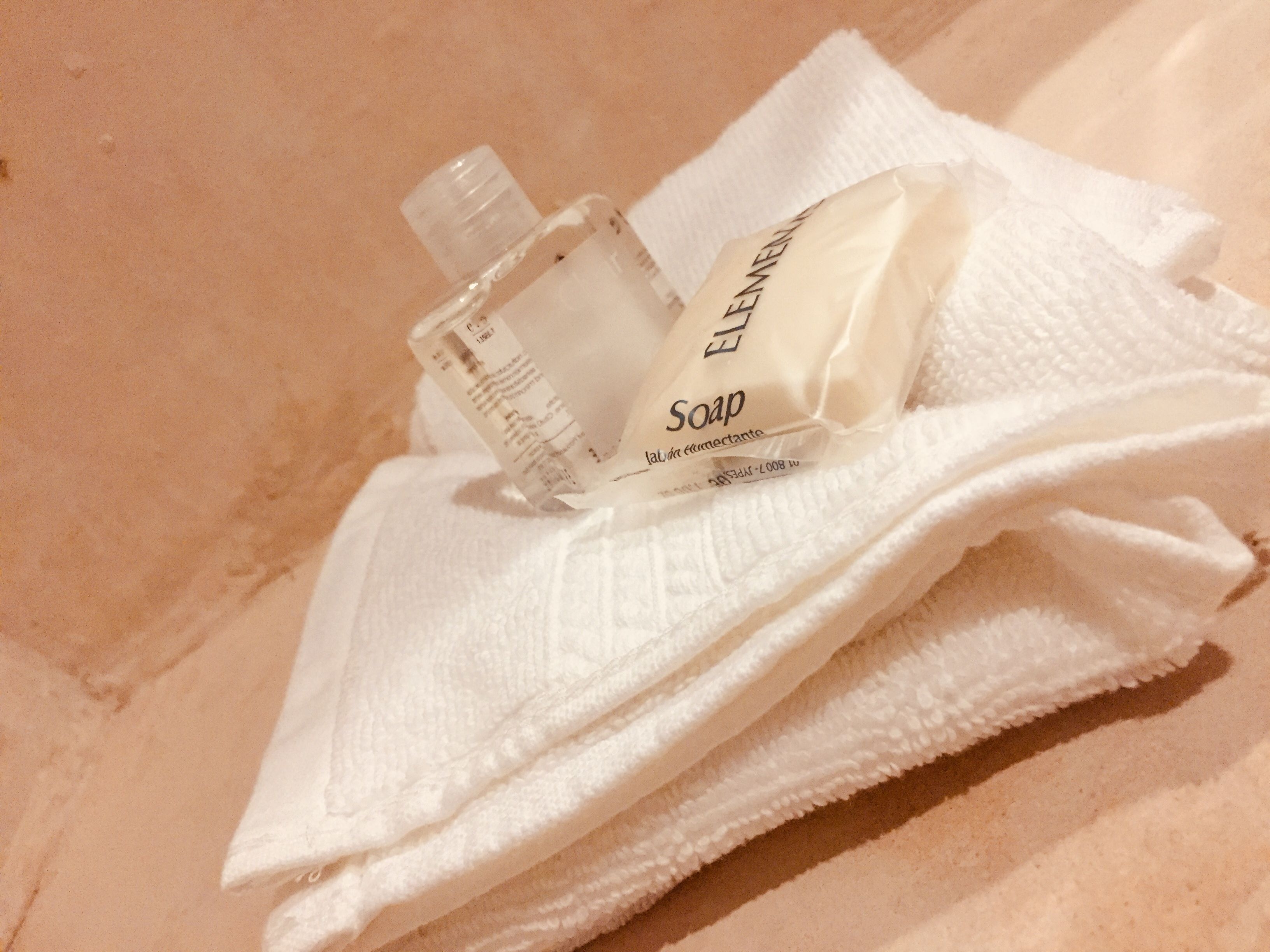 shower, rainfall showerhead, free toiletries, towels