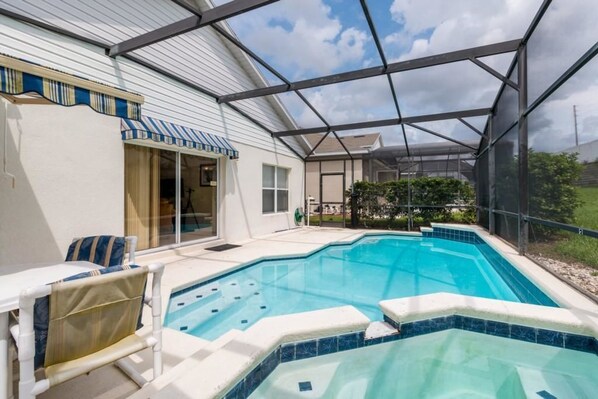 House | Outdoor pool