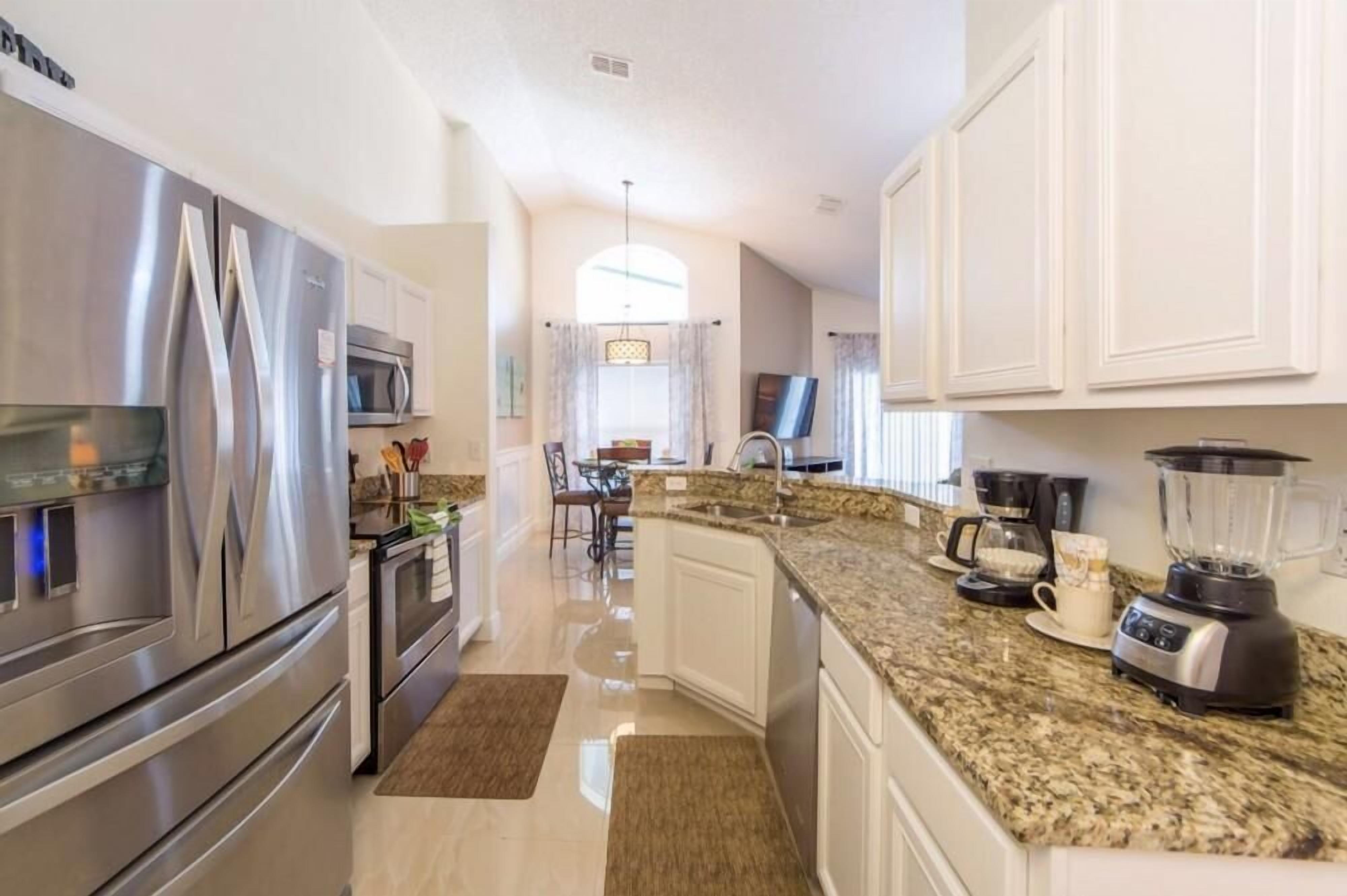 House | Private kitchen | Fridge, microwave, oven, stovetop