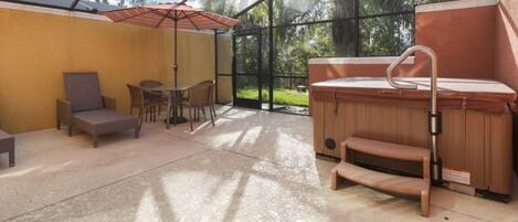 Rumah | Bathtub spa outdoor