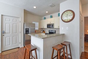 Hus, flere senger (Villa Fonseca - Lucaya Village) | Eget kjøkken | Mikrobølgeovn, ovn og kokeplater