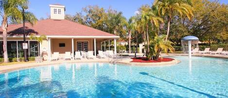 Apartment | Outdoor pool