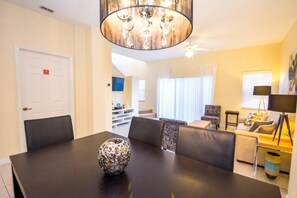 Hus | Spiseområde på rommet