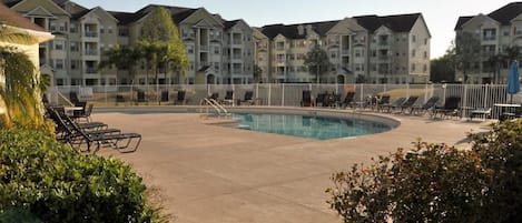 House | Outdoor pool