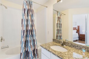 Casa, varias camas (Villa Otterspool - Windsor Hills ) | Baño | Secadora de cabello