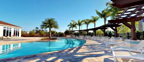 House | Outdoor pool