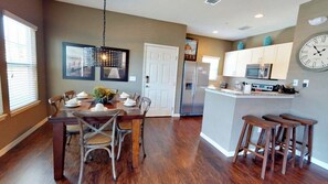 House | In-room dining