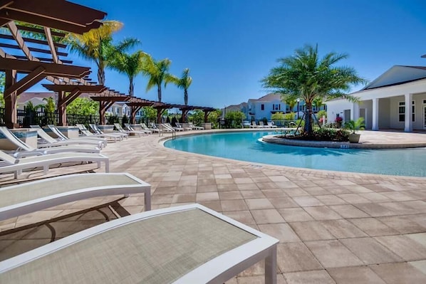 House | Outdoor pool