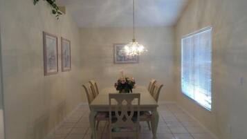 House | In-room dining