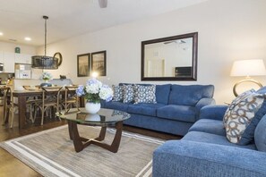 Apartment | Living area