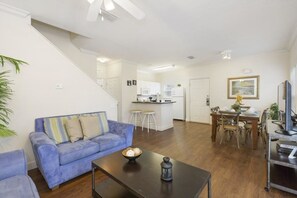Apartment | Living area | TV - Villa Florida - Lucaya Village (Kissimmee)