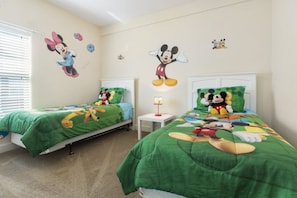 Apartment | 4 bedrooms, iron/ironing board, rollaway beds, free WiFi