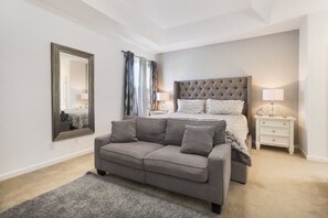 Casa, várias camas (Villa Mancini - Solterra) | 6 quartos, camas extras/dobráveis, Wi-Fi de cortesia