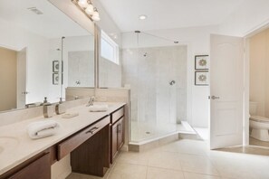 Ferienhaus, Mehrere Betten (Villa Mancini - Solterra) | Badezimmer