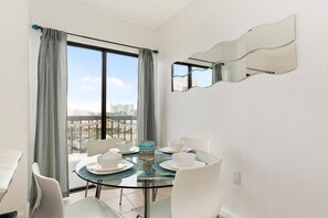 House | In-room dining