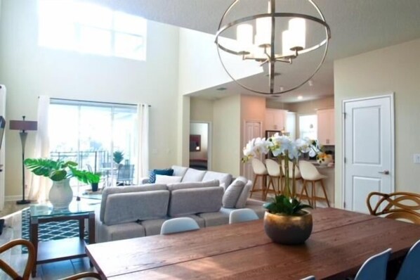 House (Villa Sweet - Storey Lake) | In-room dining