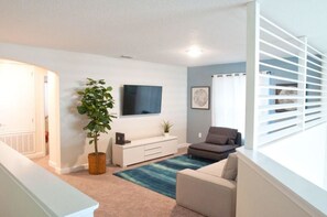 House (Villa Sweet - Storey Lake) | Living area