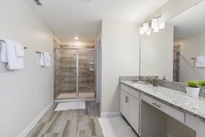 Maison, plusieurs lits (Villa Dream - Storey Lake) | Salle de bain