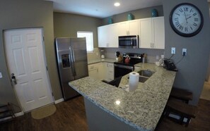 House | Private kitchen | Oven, stovetop - Villa Leite (Kissimmee)